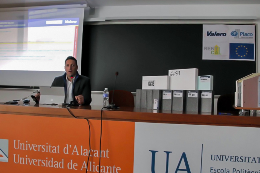 Valero participa en la mesa redonda «Eficiencia energética en la edificación» organizada por la UA